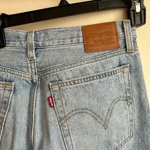 Levi's Classic Light Blue Straight Jeans